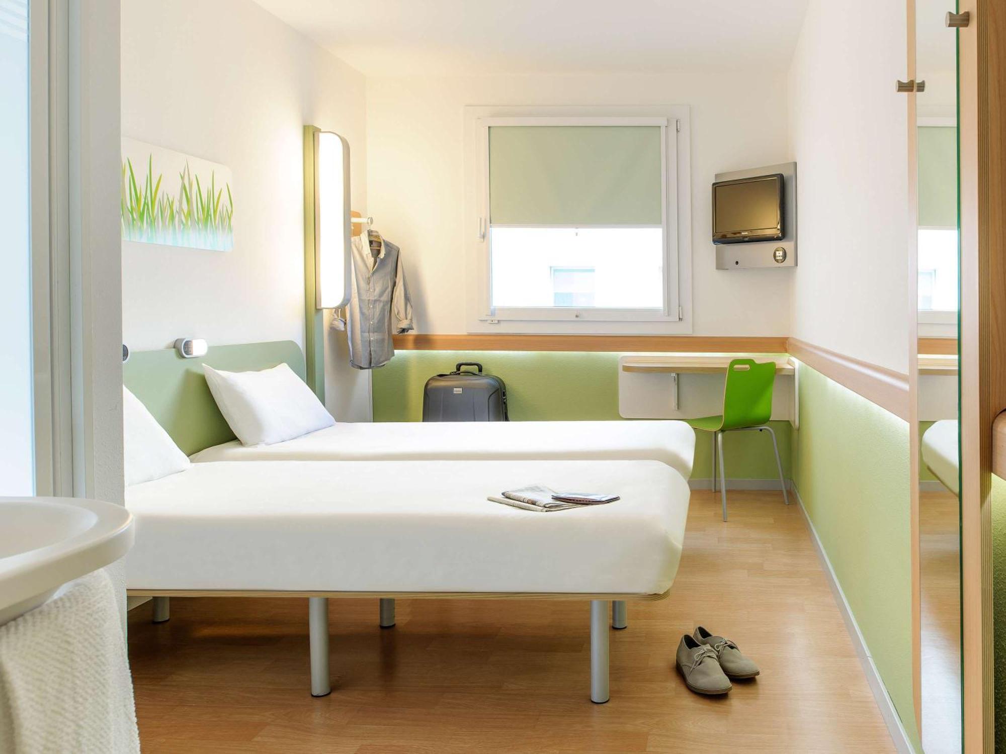 Ibis Budget Courbevoie Paris La Defense Dış mekan fotoğraf
