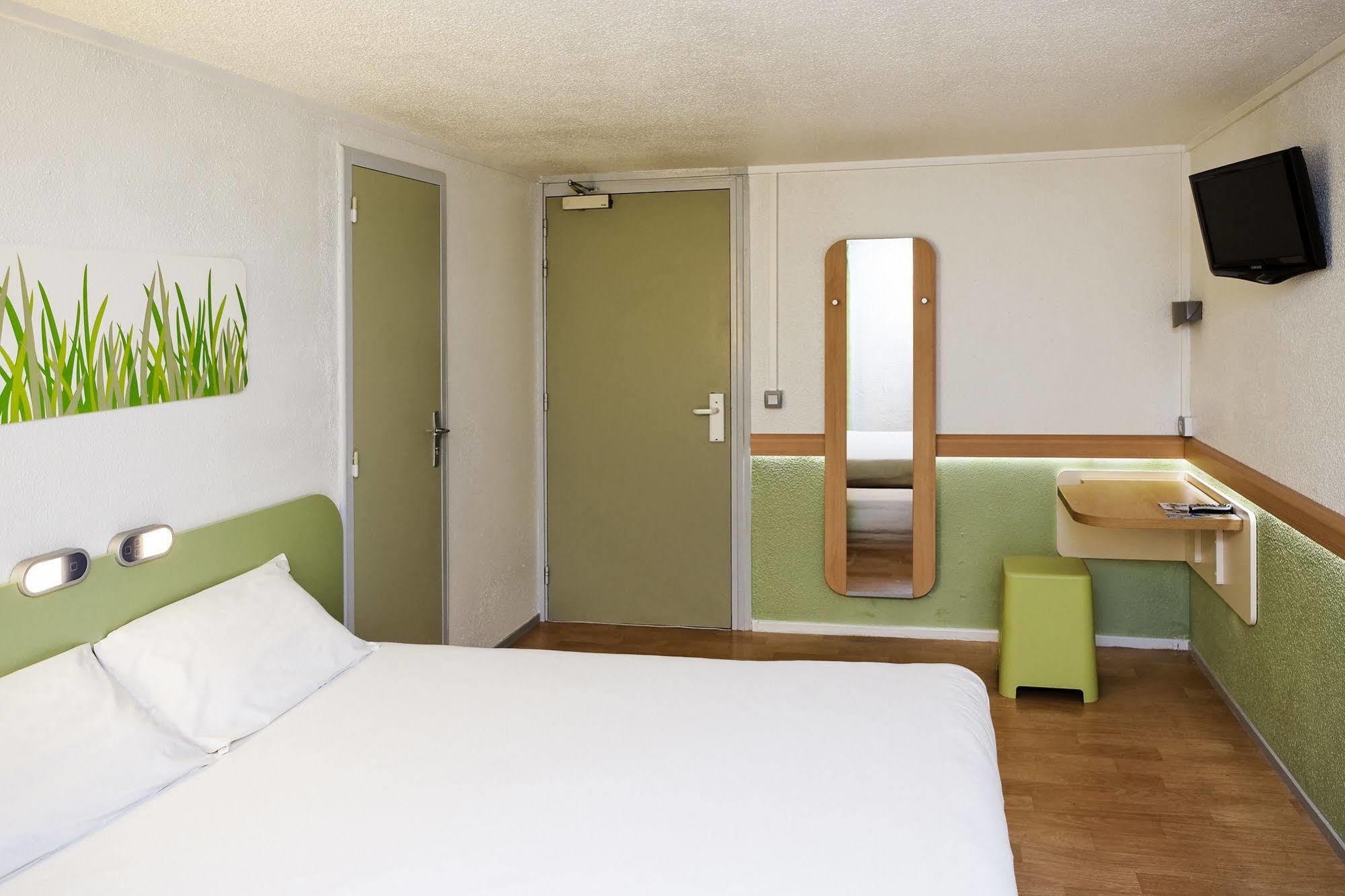 Ibis Budget Courbevoie Paris La Defense Dış mekan fotoğraf